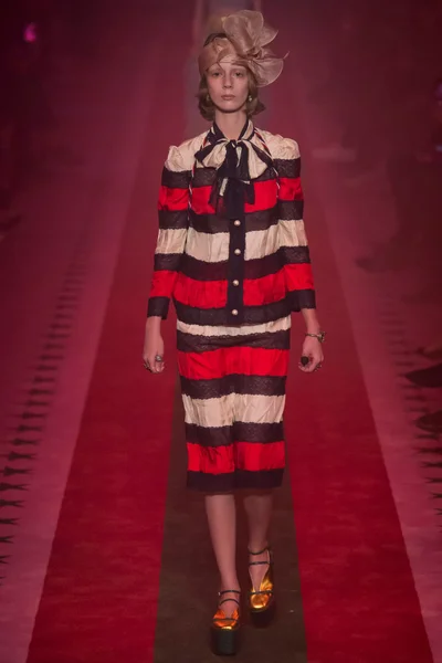 Look 23